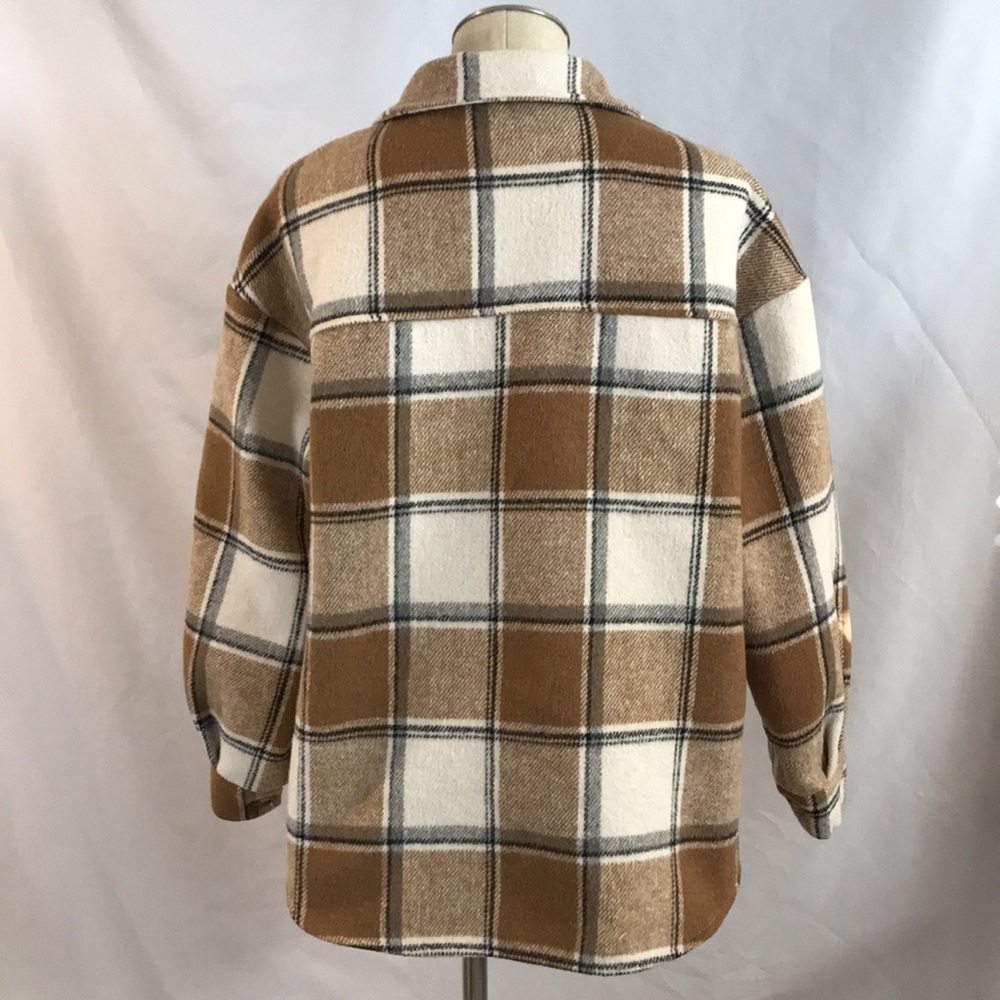 Tan white & black plaid button up fleece work barn shacket Sz L or M oversized - Picture 2 of 11